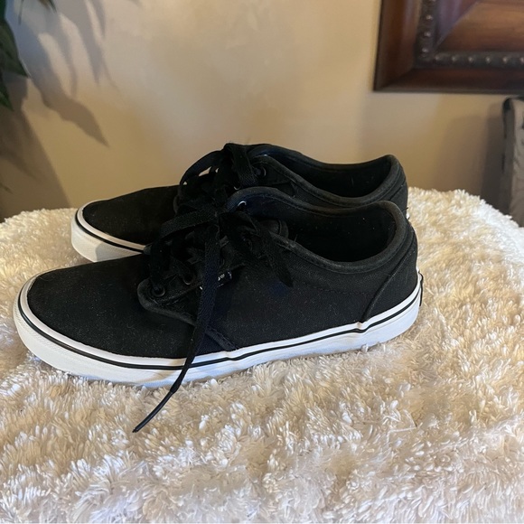 Vans - Picture 5 of 5